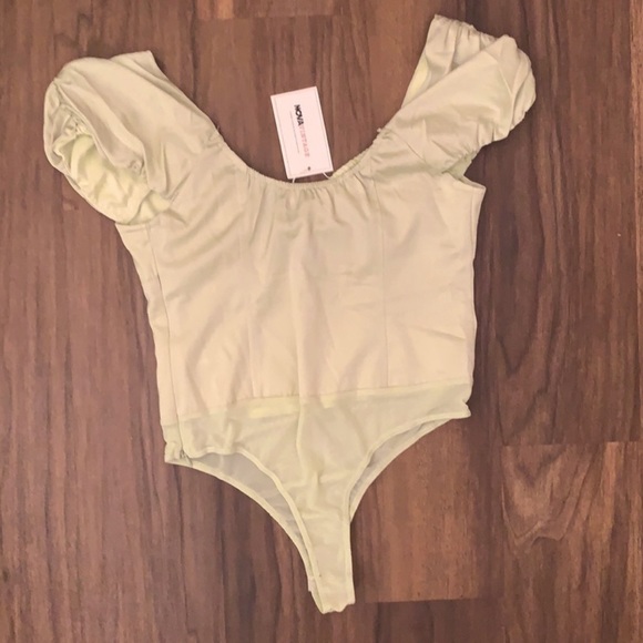 [SOLD] FASHION NOVA Aaliyah Tie Front Bodysuit - Picture 6 of 7